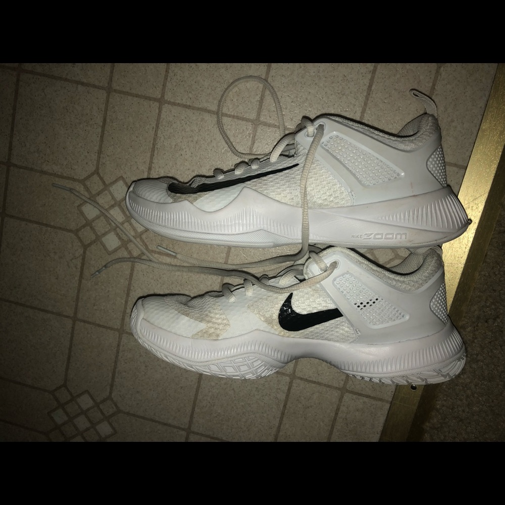 nike volleyball shoes